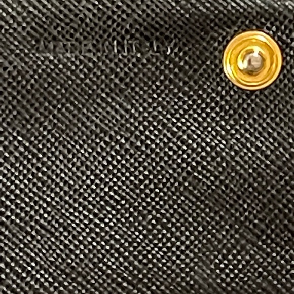 PRADA LEATHER WALLET✨ “2000’s” - Picture 4 of 7